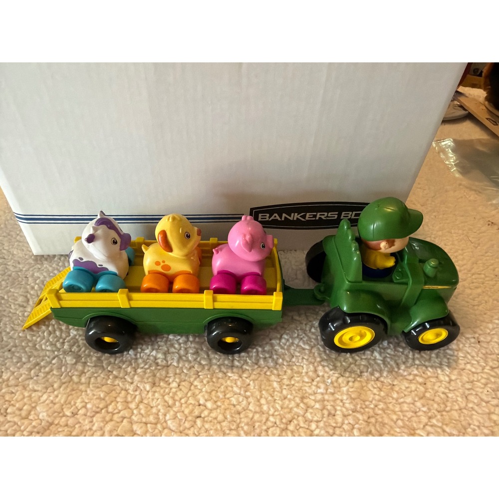TOMY John Deere‎ Animal Sounds Hayride Tractor Trailer Toy Set with Figures